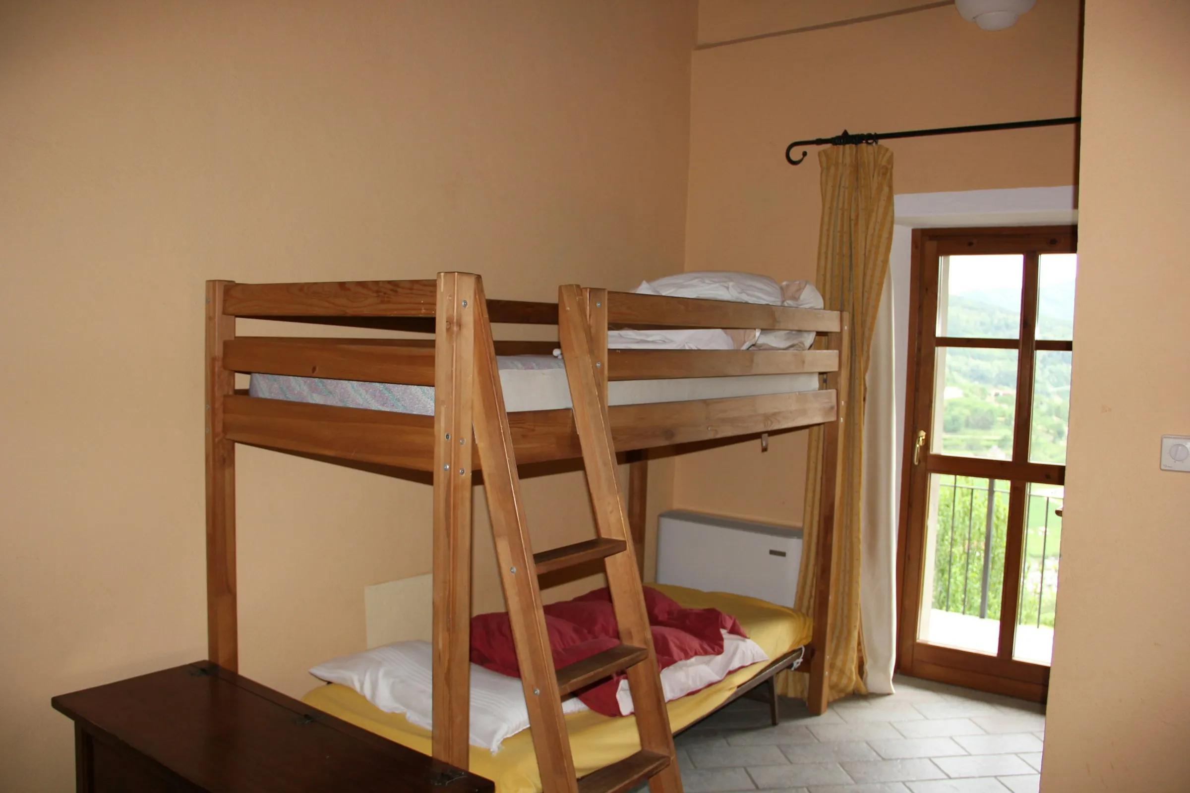 Kinderzimmer mit Hochbett