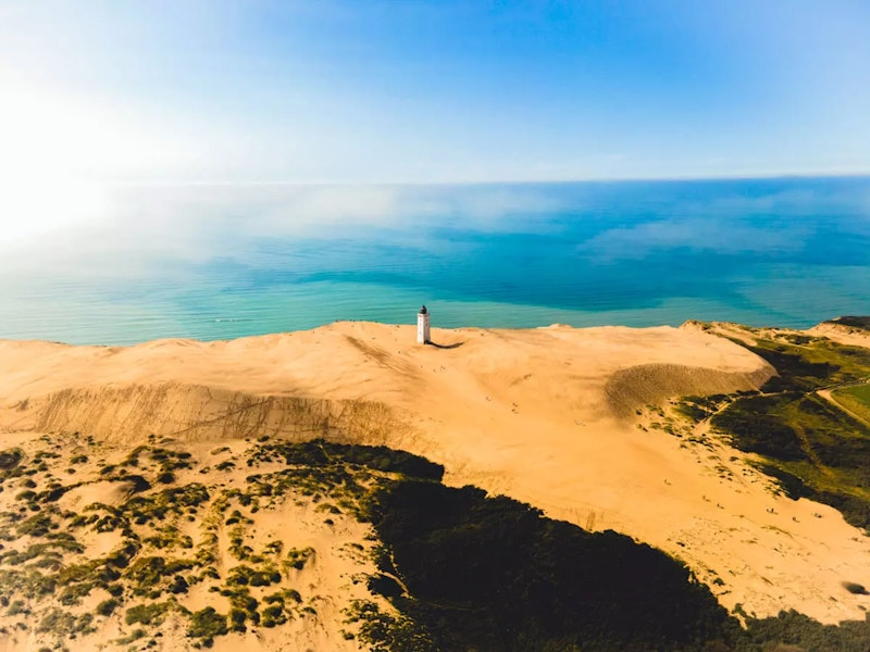 Leuchtturm vor dem Meer