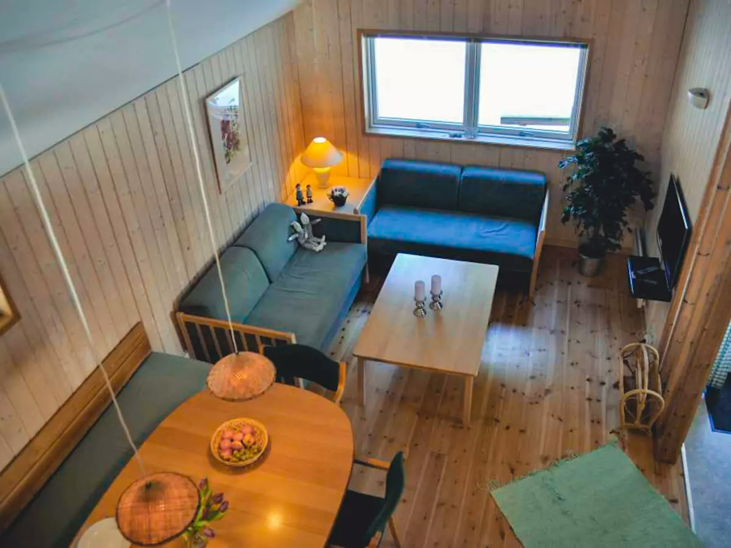 Wohnraum mit Küchenzeile