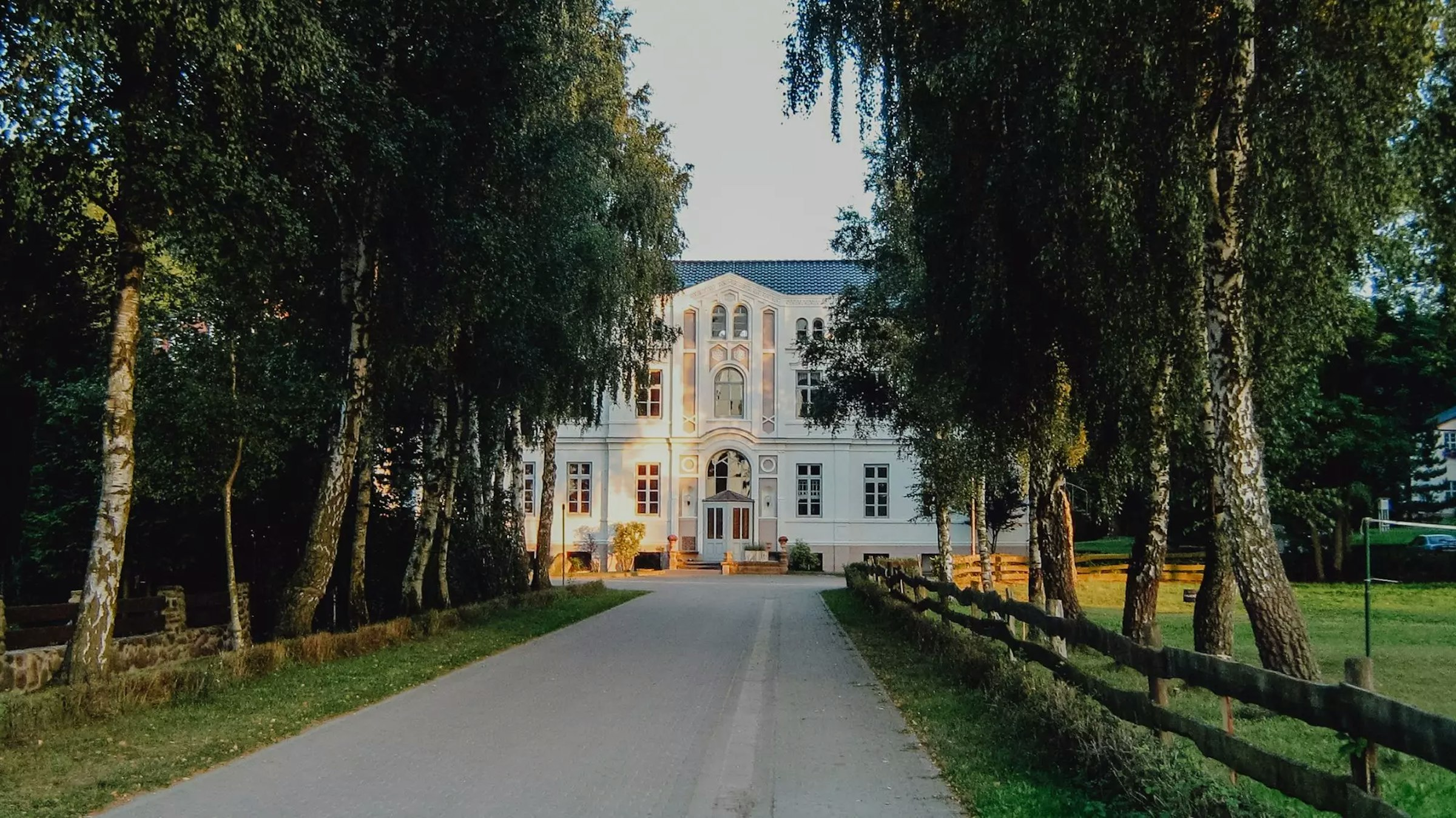 Schlosseinfahrt