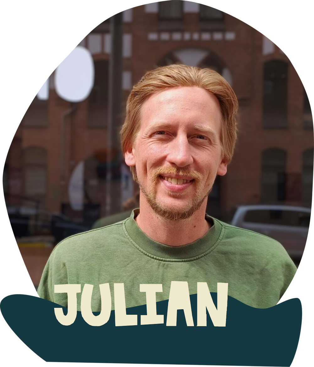 Dieser Julian berät unsere Gäste und findet für jede Familie ein passendes Reiseziel.