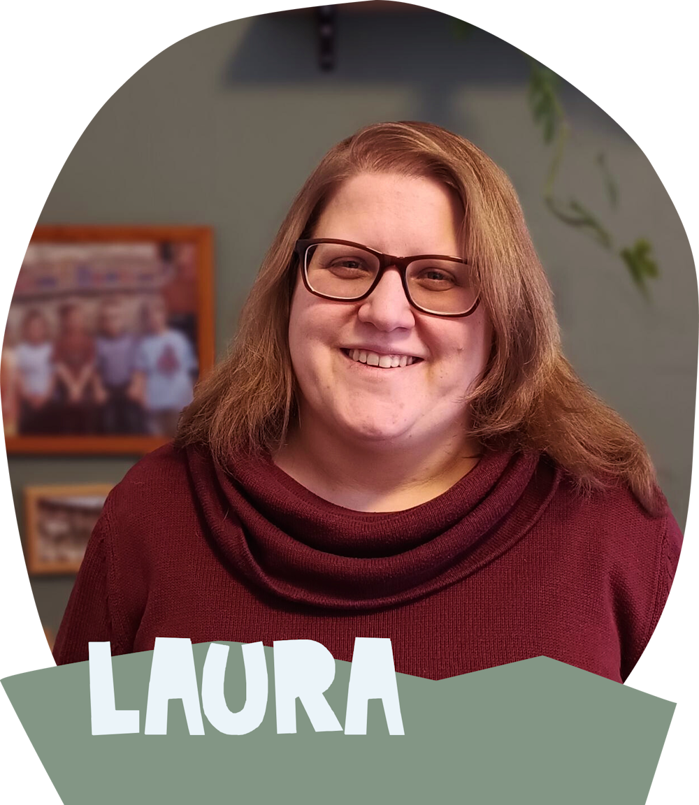 Laura ist Ansprechpartnerin für unsere Betreuer*innen und kümmert sich um alles rund um unser Programm.