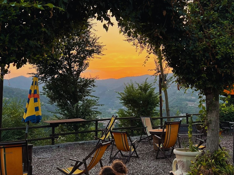 Ausblick ins Tal bei Sonnenuntergang