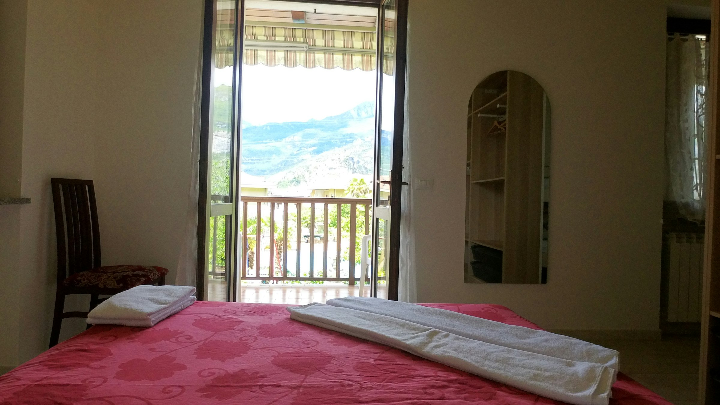 Schlafzimmer mit Balkon