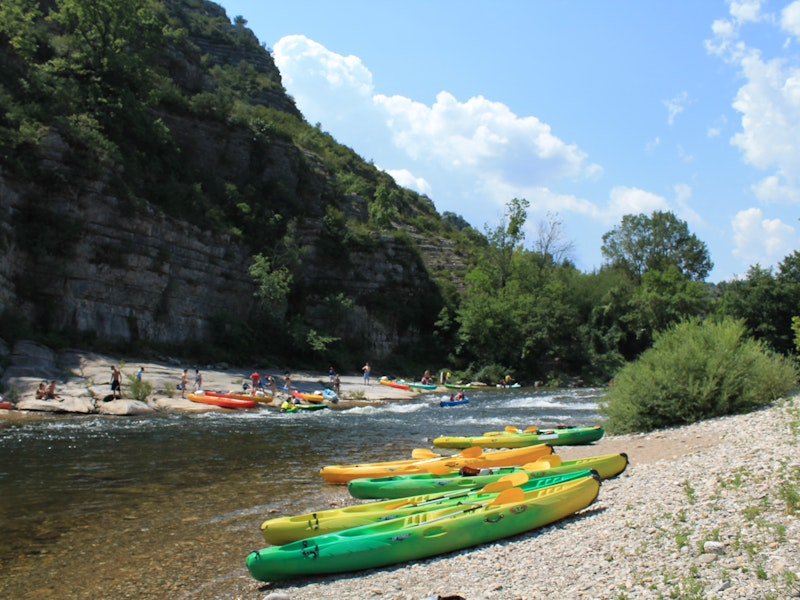 Kajaks an der Ardèche