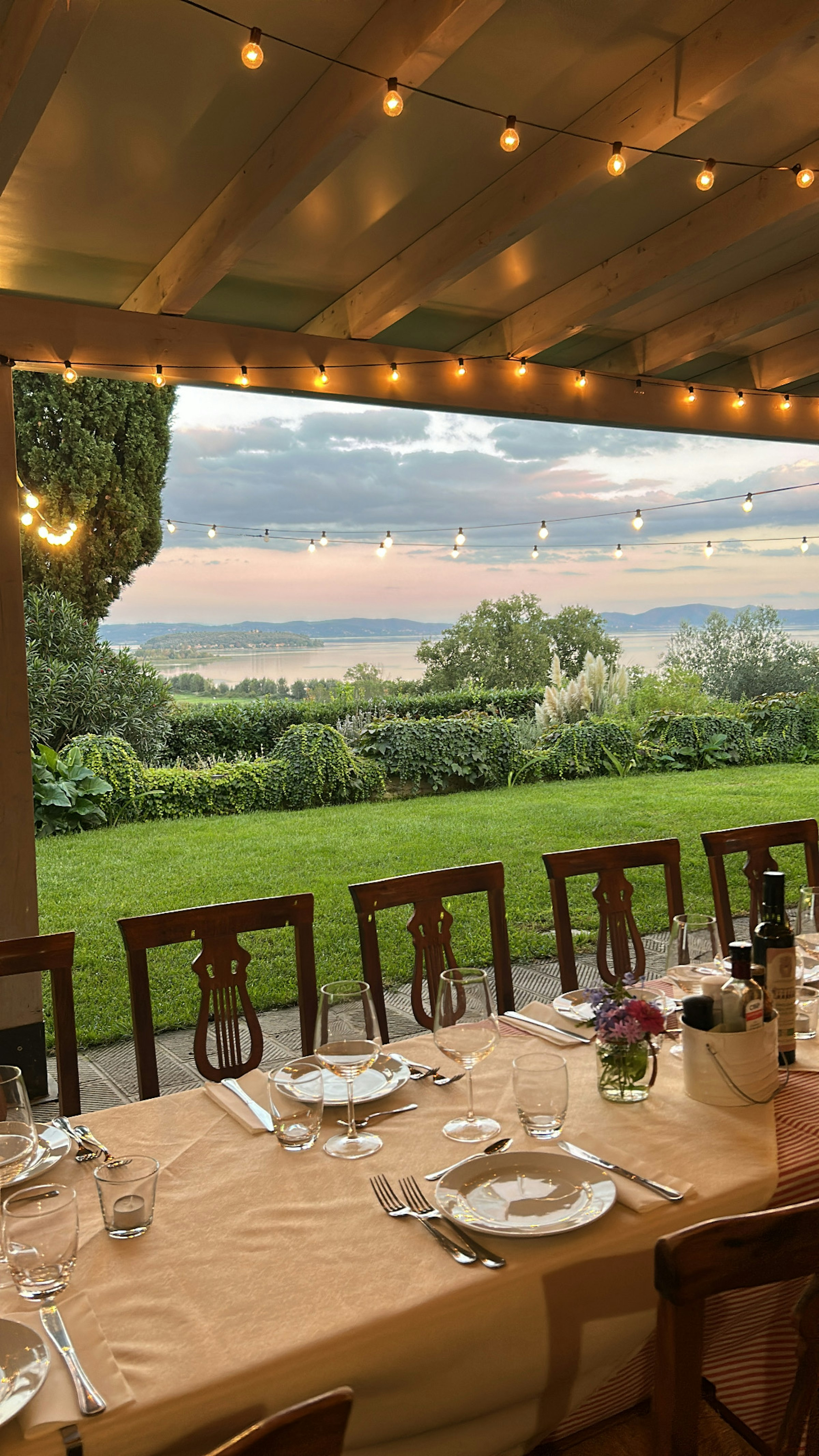 Restaurant mit Seeblick