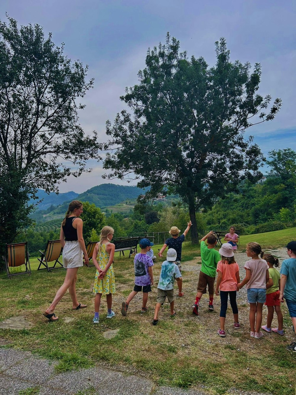 Hier ist es laut und bunt