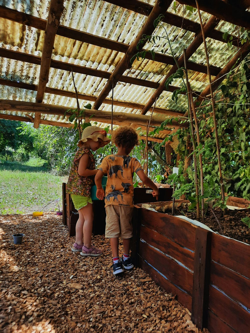 Zwei kleine grüne Daumen