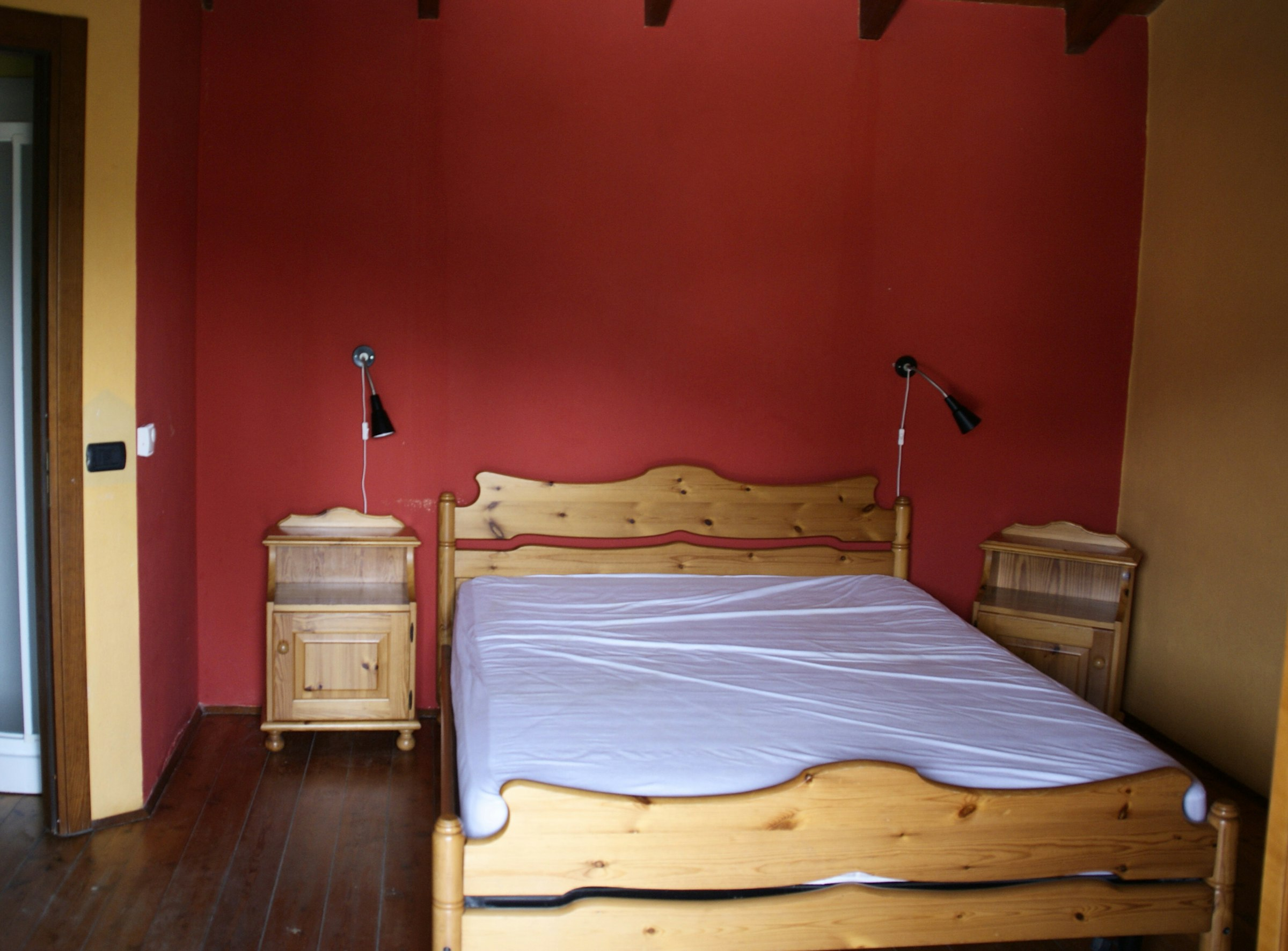 Schlafzimmer mit Doppelbett